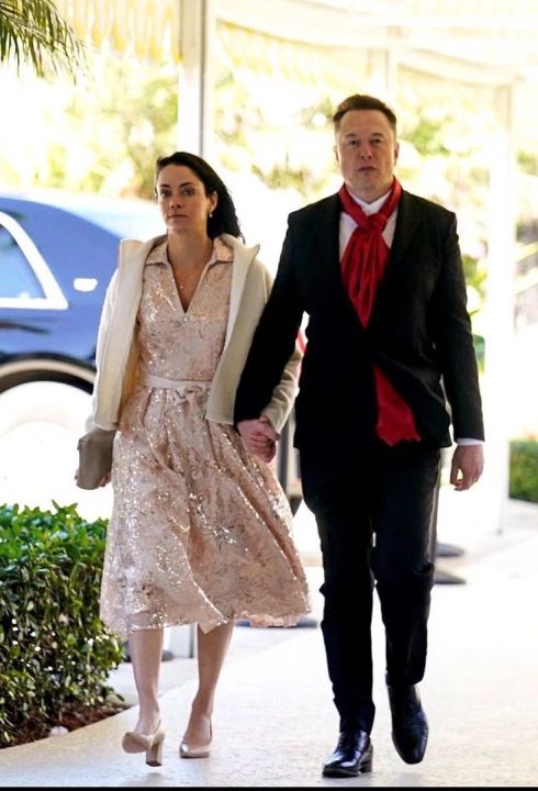 Elon Musk with his girlfriend, Shivon Zilis.